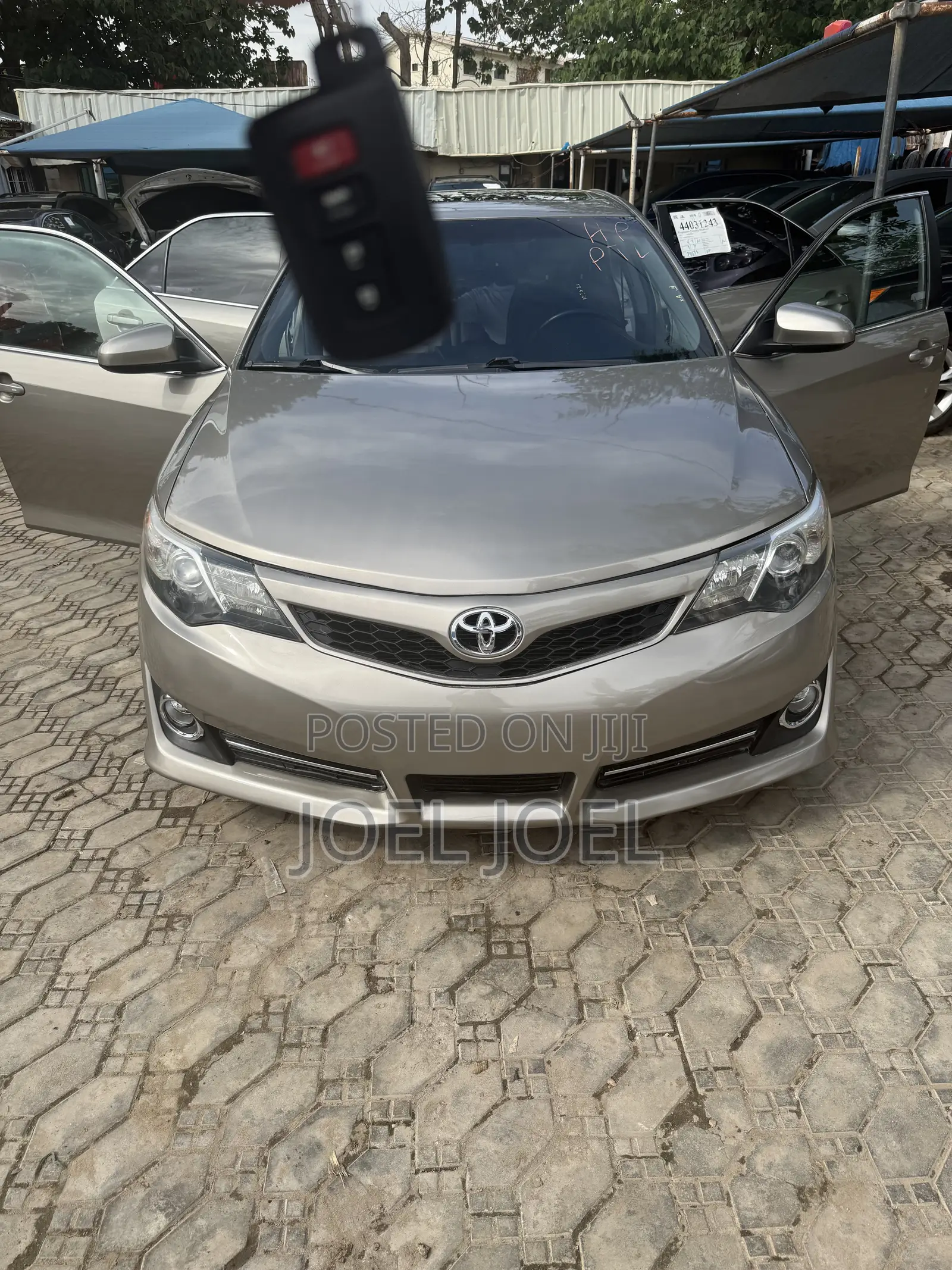 Toyota Camry 2013 Gold