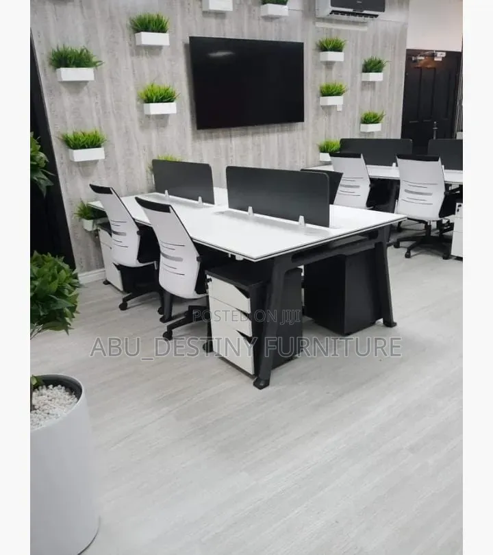 4 - Man Workstation/Office Center Desk