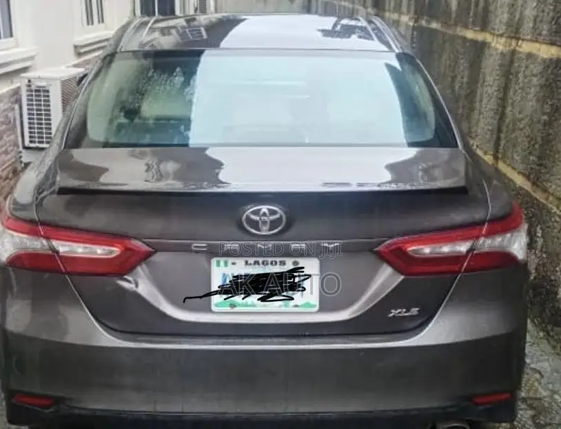 Toyota Camry XLE (2.5L 4cyl 8A) 2019 Gray