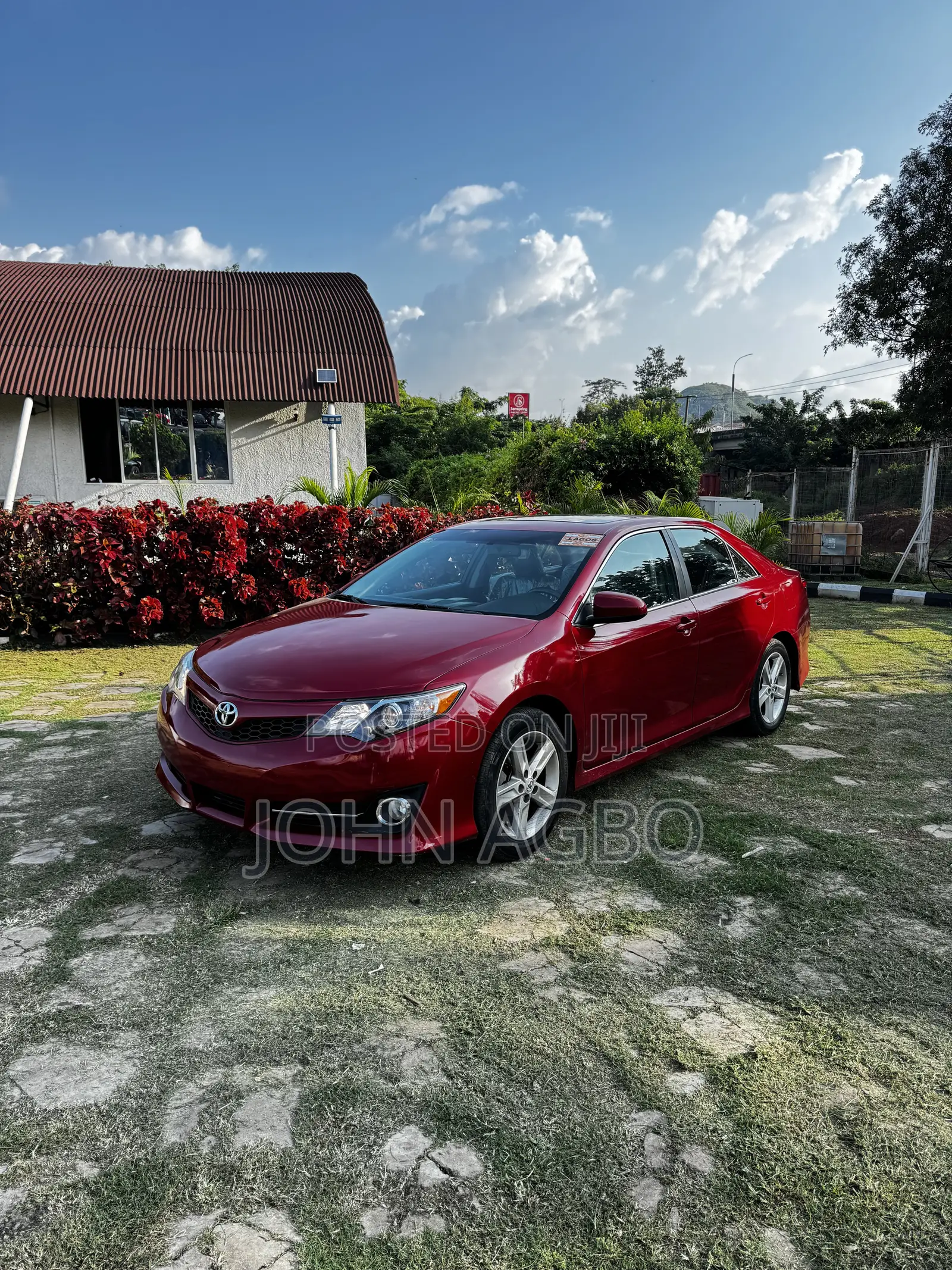 Toyota Camry SE 4dr Sedan (2.5L 4cyl 6A) 2013 Red