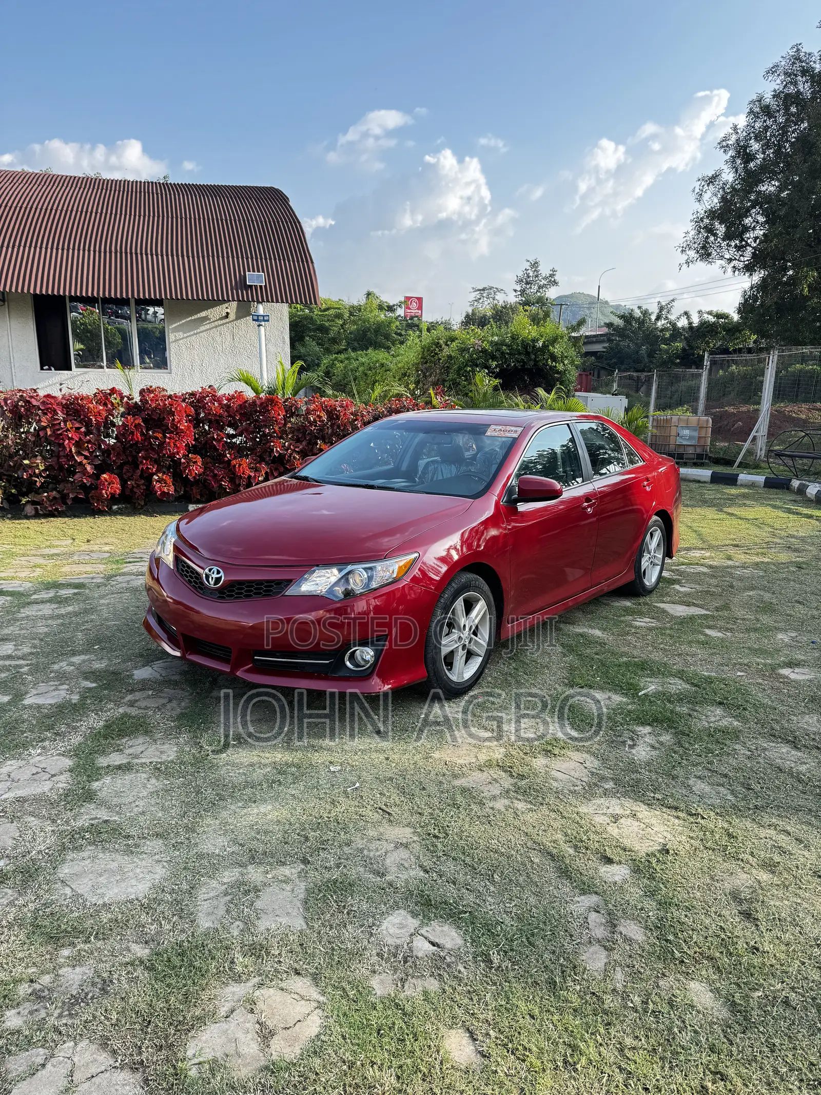 Toyota Camry SE 4dr Sedan (2.5L 4cyl 6A) 2013 Red