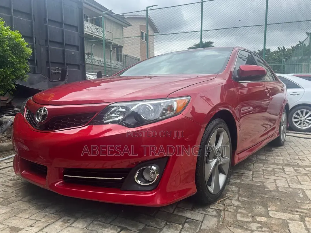 Toyota Camry SE Sport 4dr Sedan w/Prod. End 11/13 (2.5L 4cyl 6A) 2014