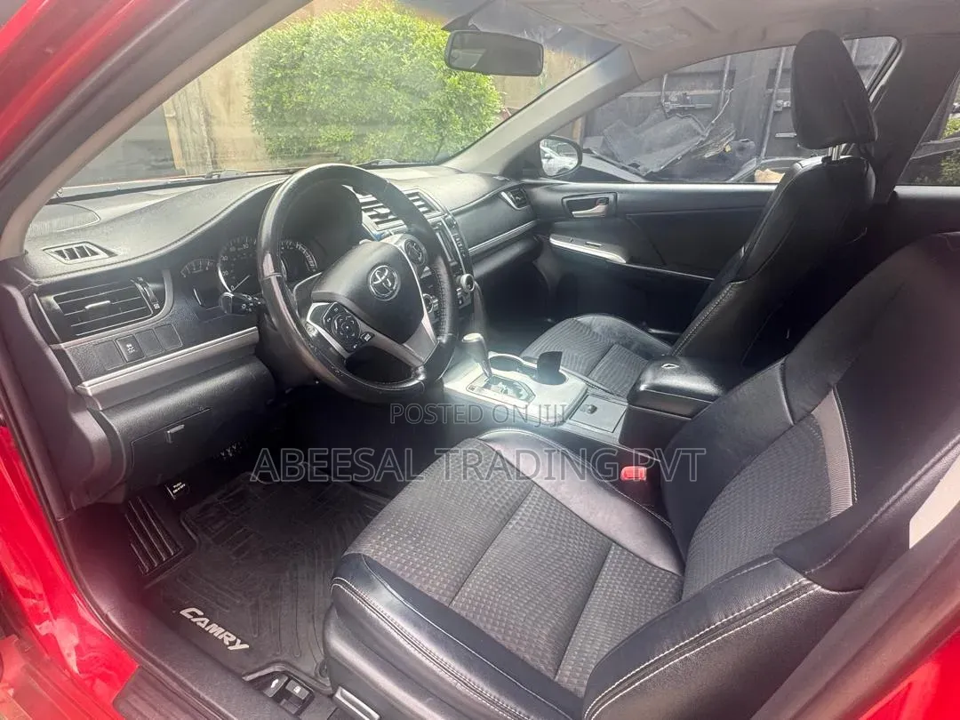 Toyota Camry SE Sport 4dr Sedan w/Prod. End 11/13 (2.5L 4cyl 6A) 2014