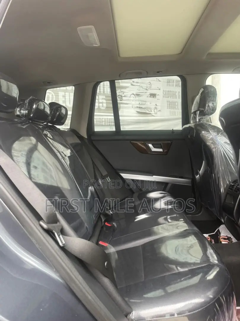 Mercedes-Benz GLK-Class Base GLK 350 4dr AWD 4MATIC (3.5L 6cyl 7A) 2015