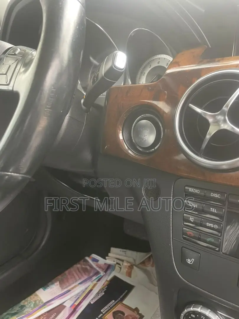 Mercedes-Benz GLK-Class Base GLK 350 4dr AWD 4MATIC (3.5L 6cyl 7A) 2015