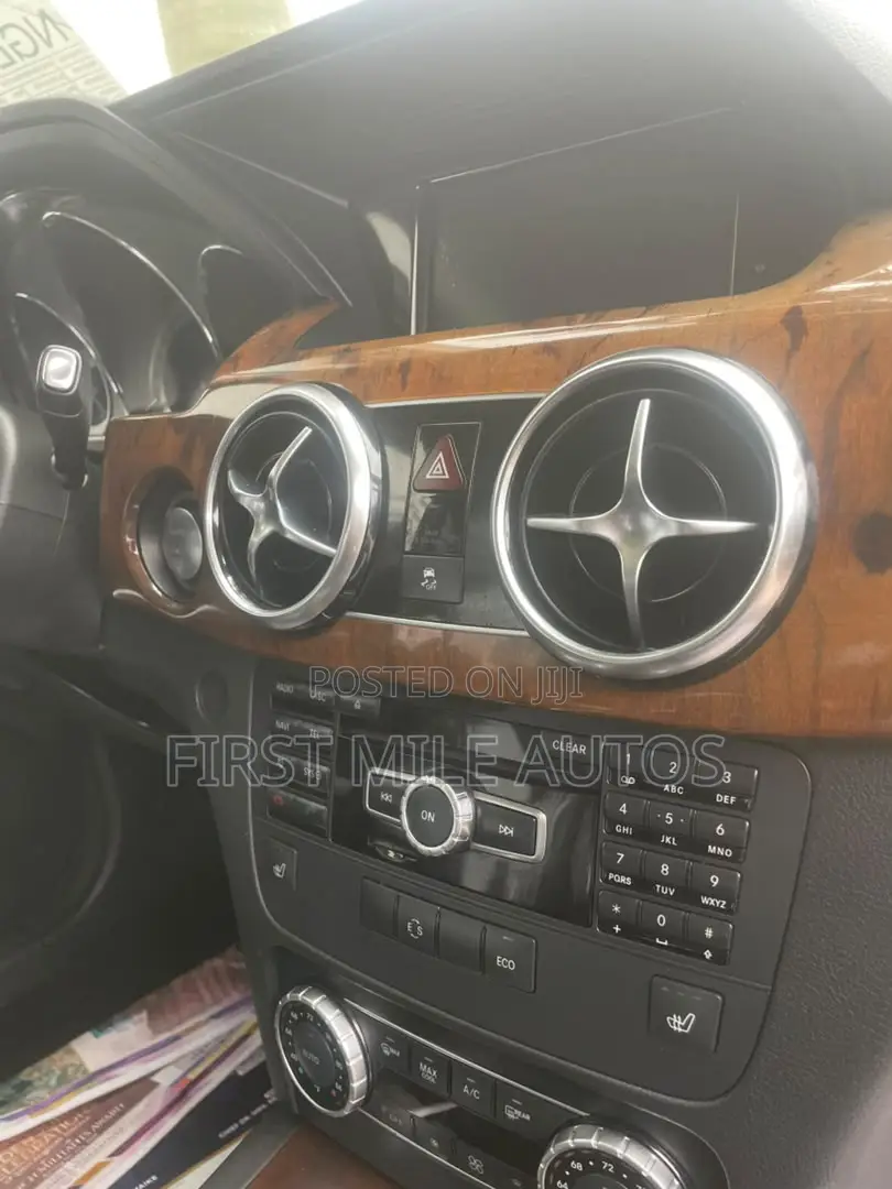 Mercedes-Benz GLK-Class Base GLK 350 4dr AWD 4MATIC (3.5L 6cyl 7A) 2015