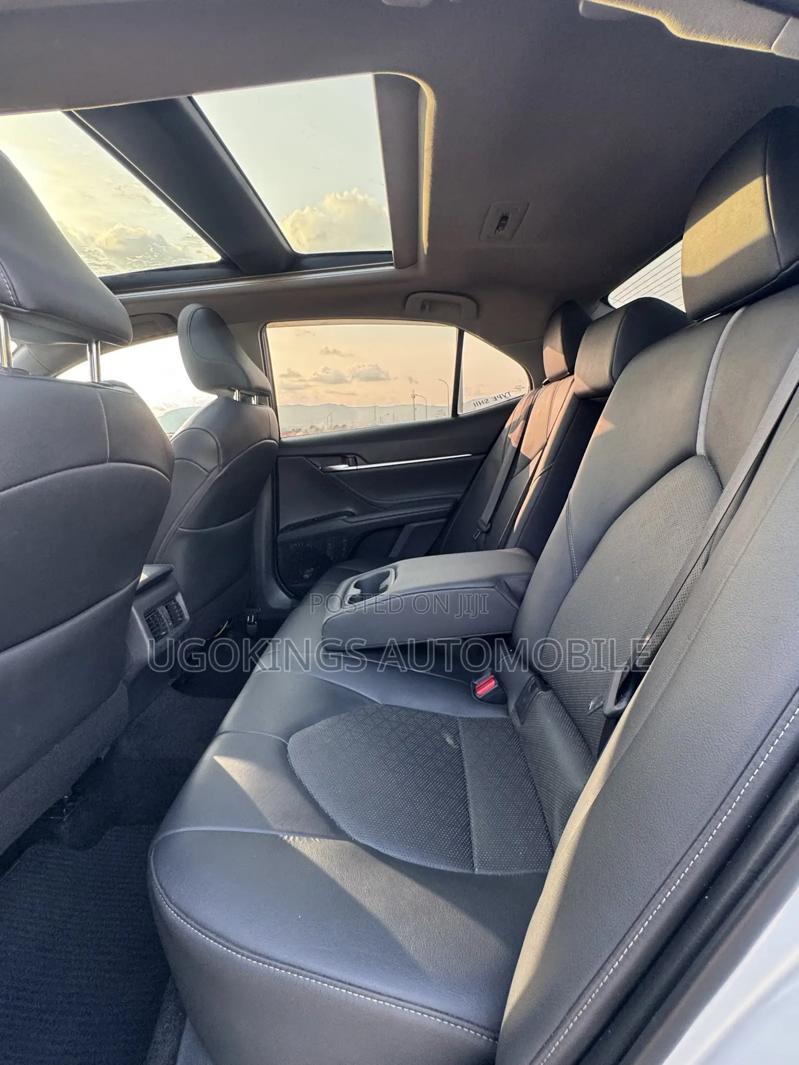 Toyota Camry XSE V6 FWD (3.5L 6cyl 8AM) 2018 White