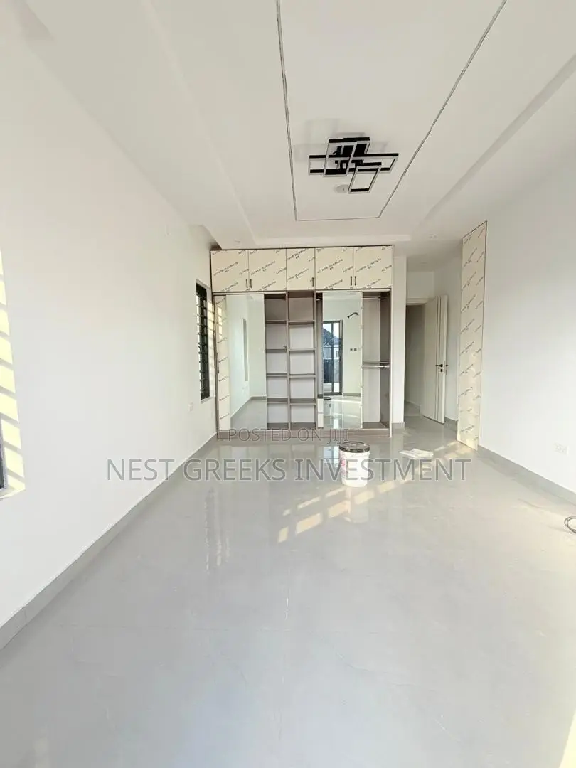 4bdrm Duplex in Adeniyi Jones for rent