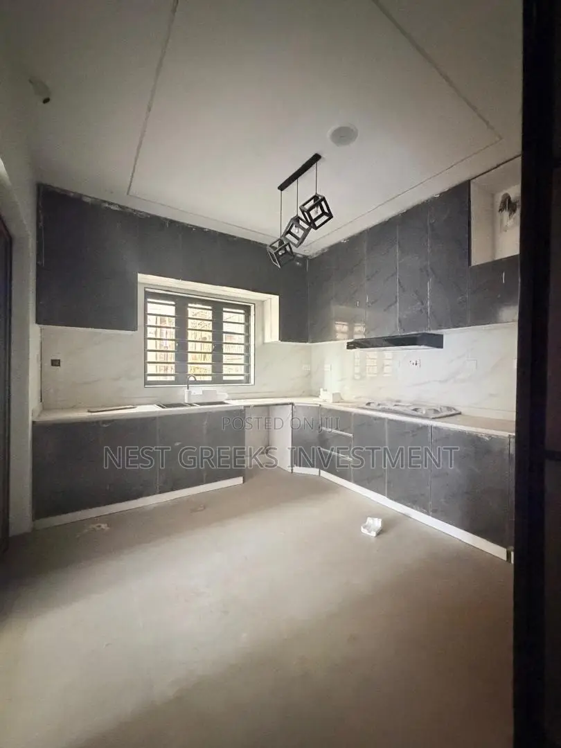 4bdrm Duplex in Adeniyi Jones for rent