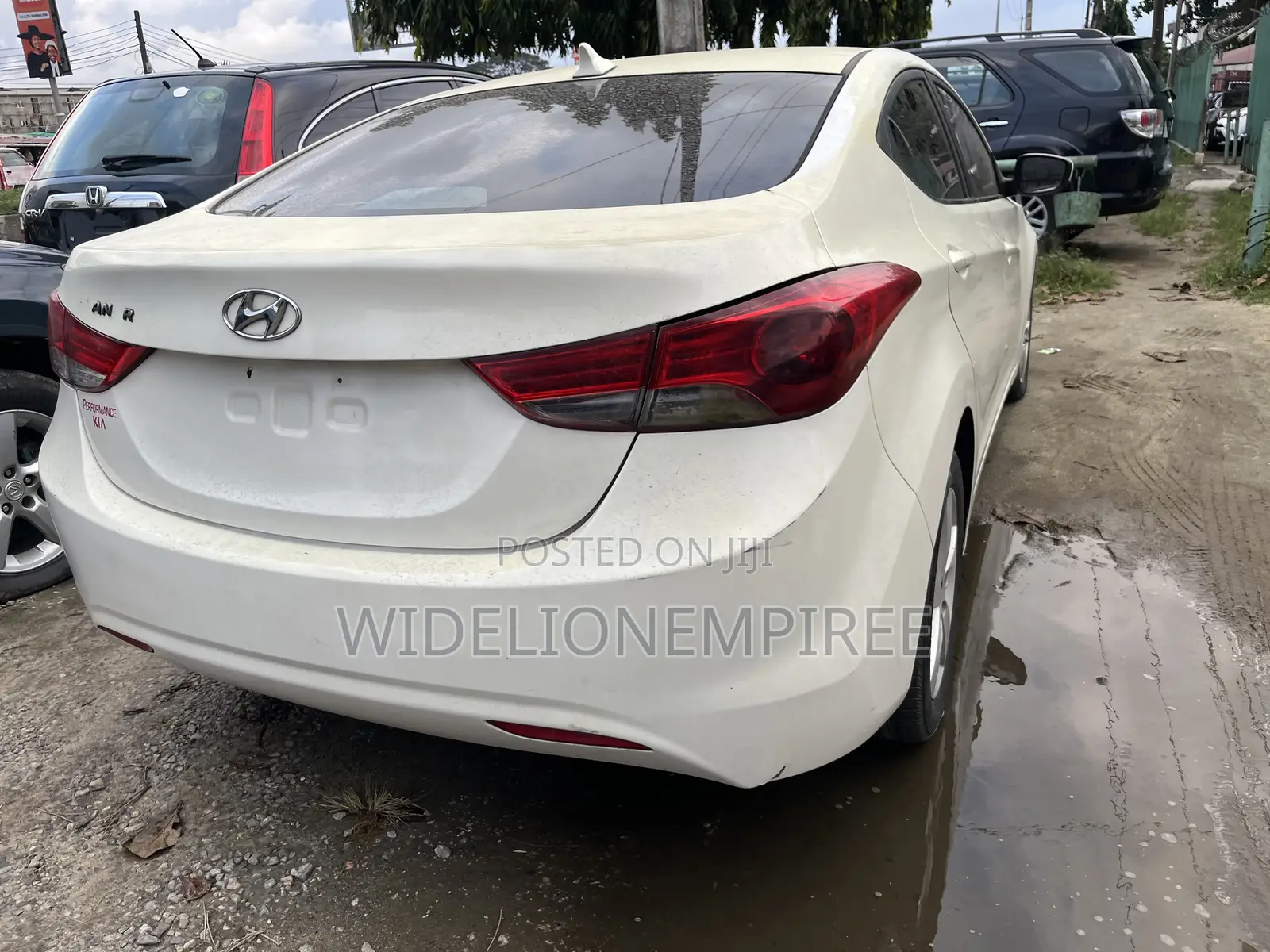 Hyundai Elantra Limited 2012 White