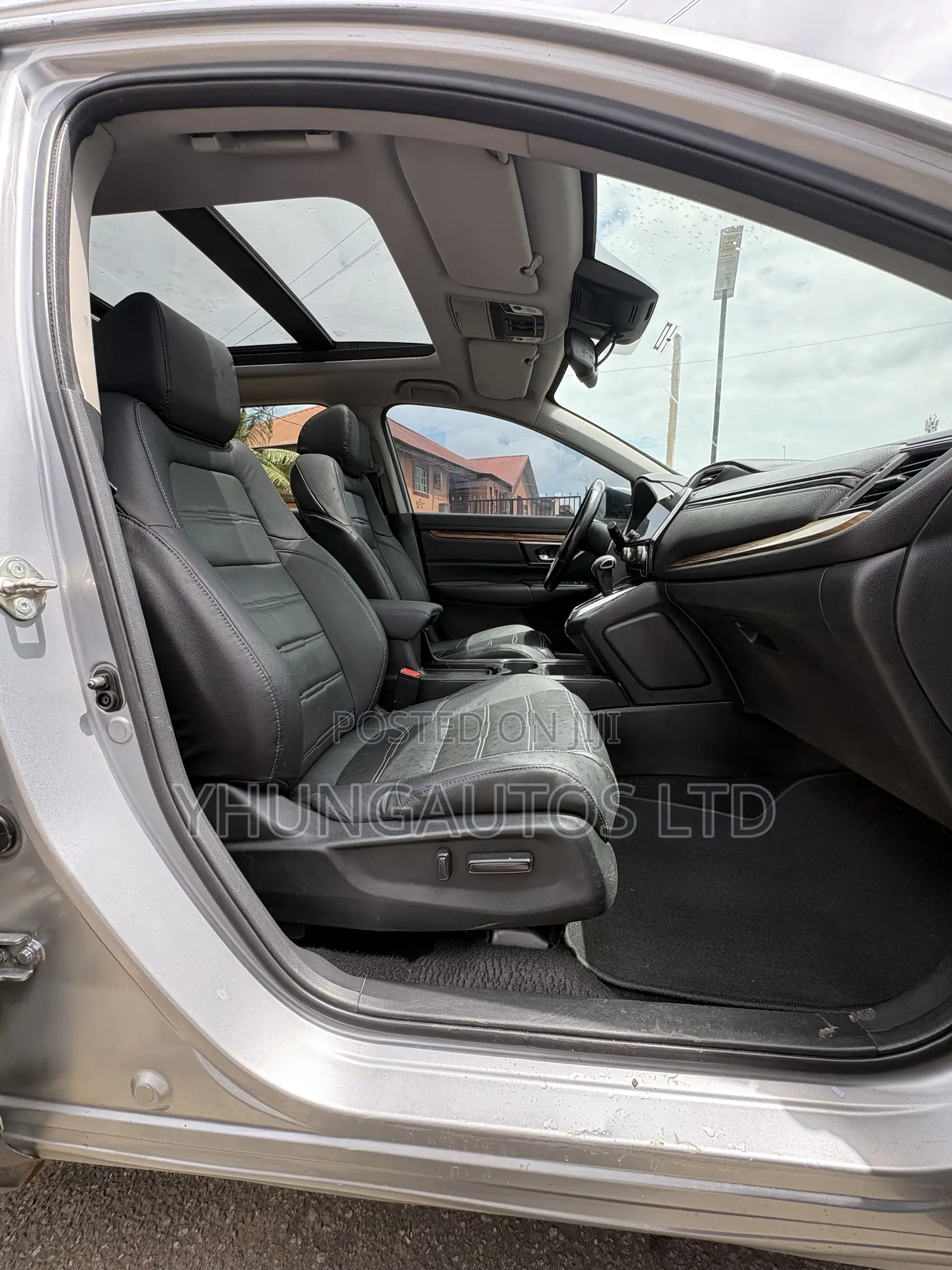 Honda CR-V Touring AWD 2018 Gray