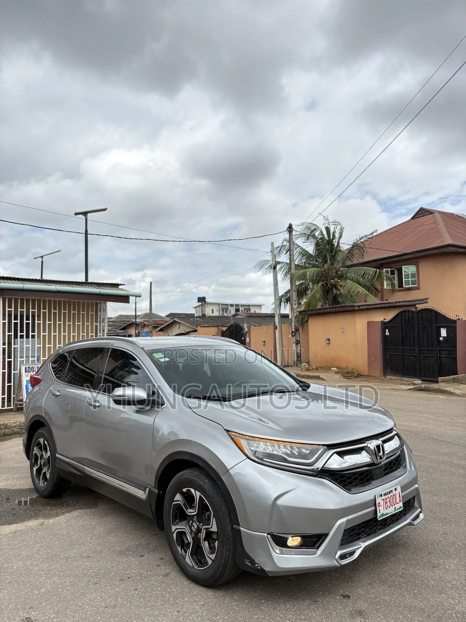 Honda CR-V Touring AWD 2018 Gray