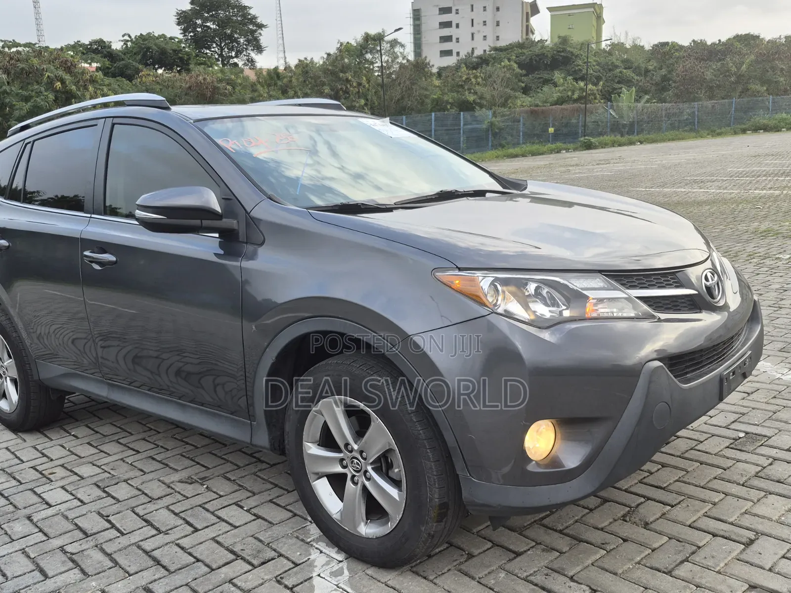 Toyota RAV4 XLE 4dr SUV AWD (2.5L 4cyl 6A) 2015 Gray