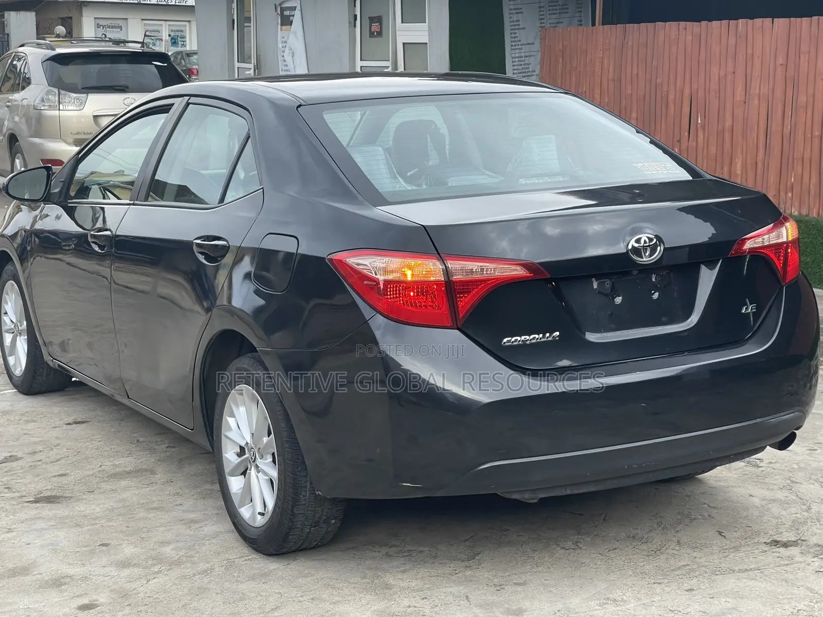 Toyota Corolla LE (1.8L 4cyl 2A) 2018 Black
