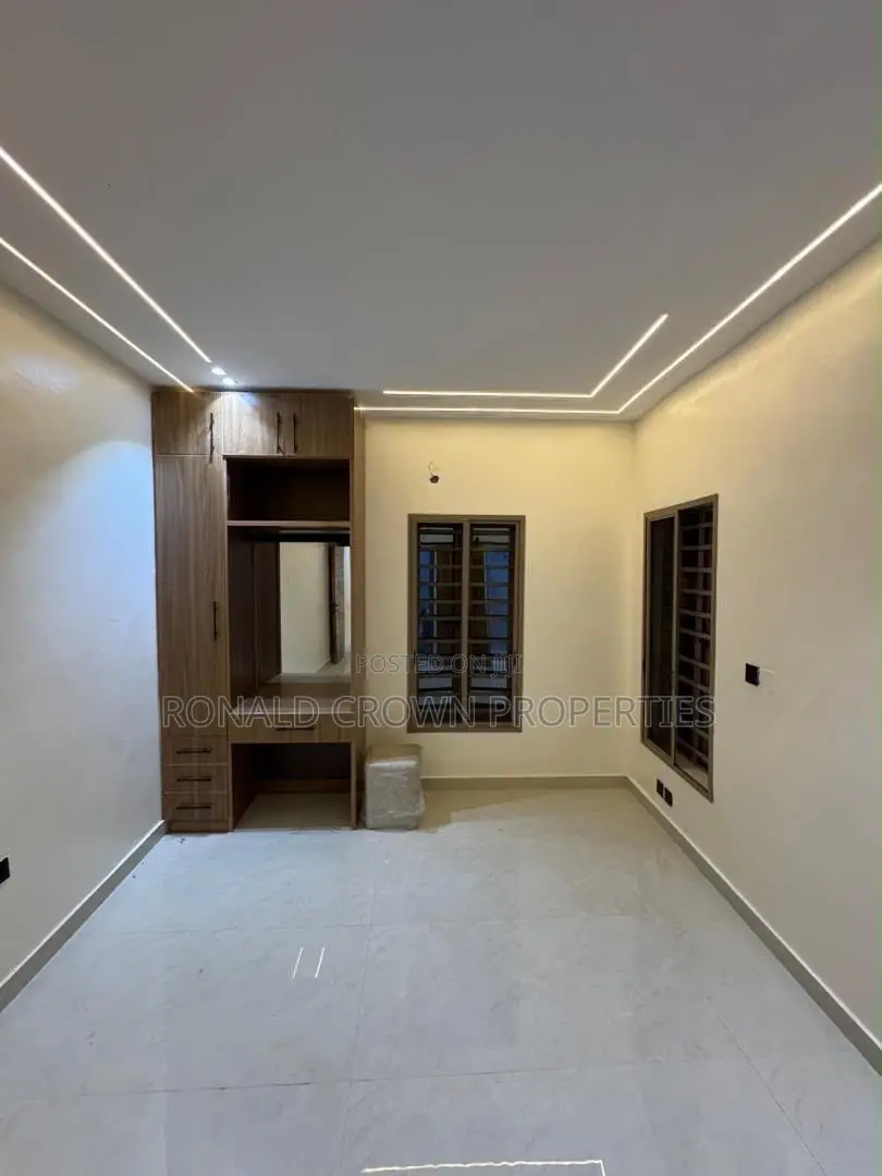 4bdrm Duplex in Mangoro for sale