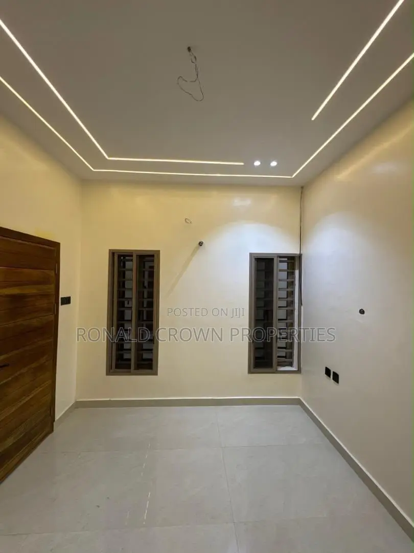 4bdrm Duplex in Mangoro for sale