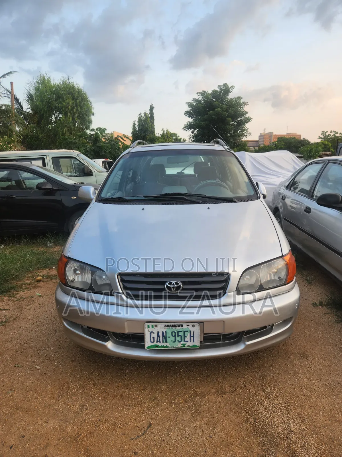 Toyota Picnic 2000 Silver