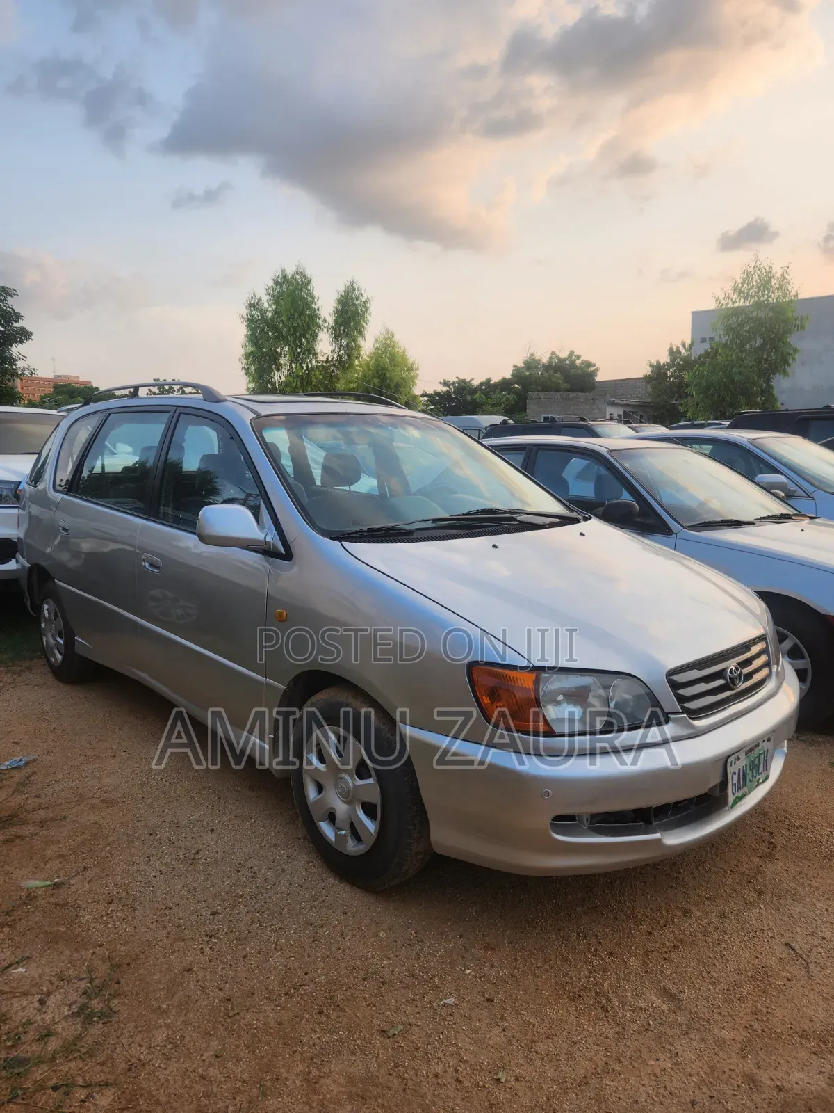Toyota Picnic 2000 Silver