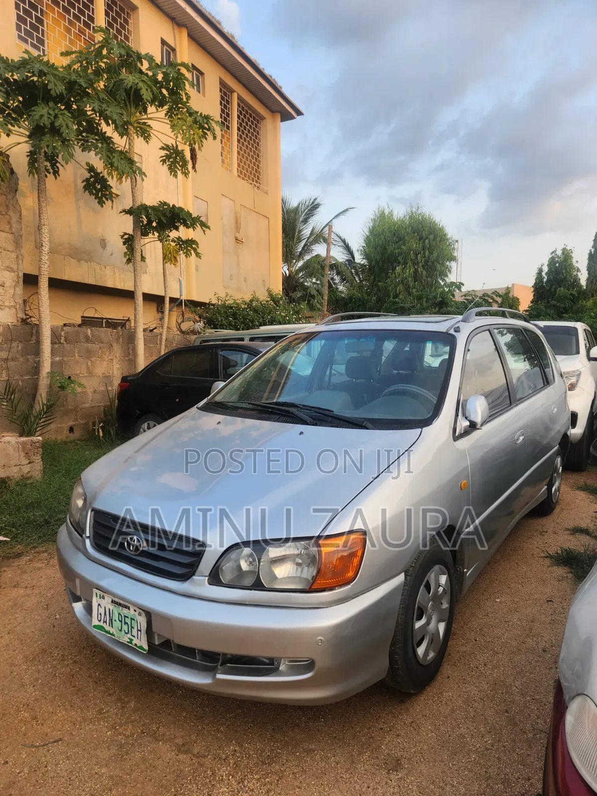 Toyota Picnic 2000 Silver