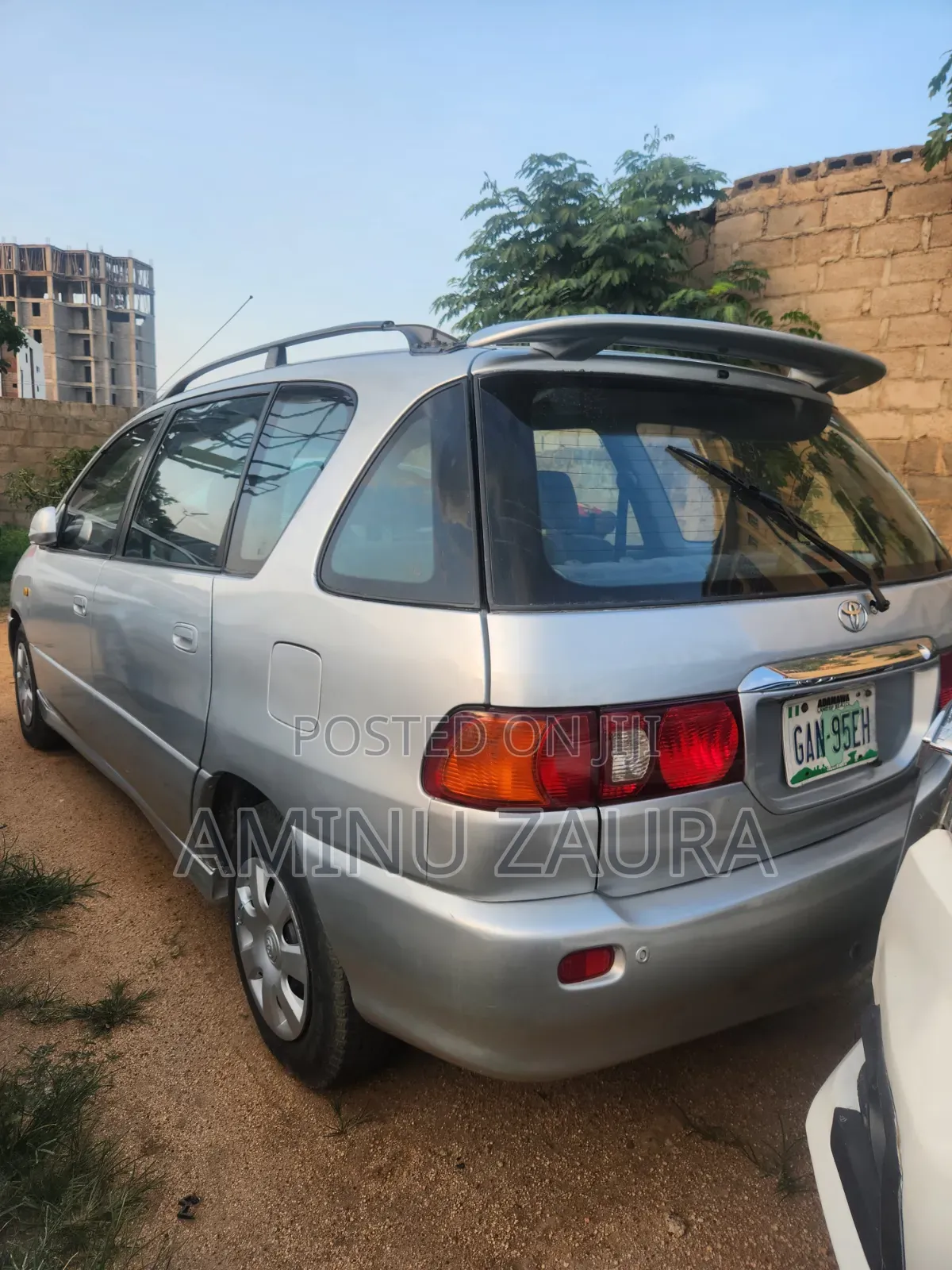 Toyota Picnic 2000 Silver