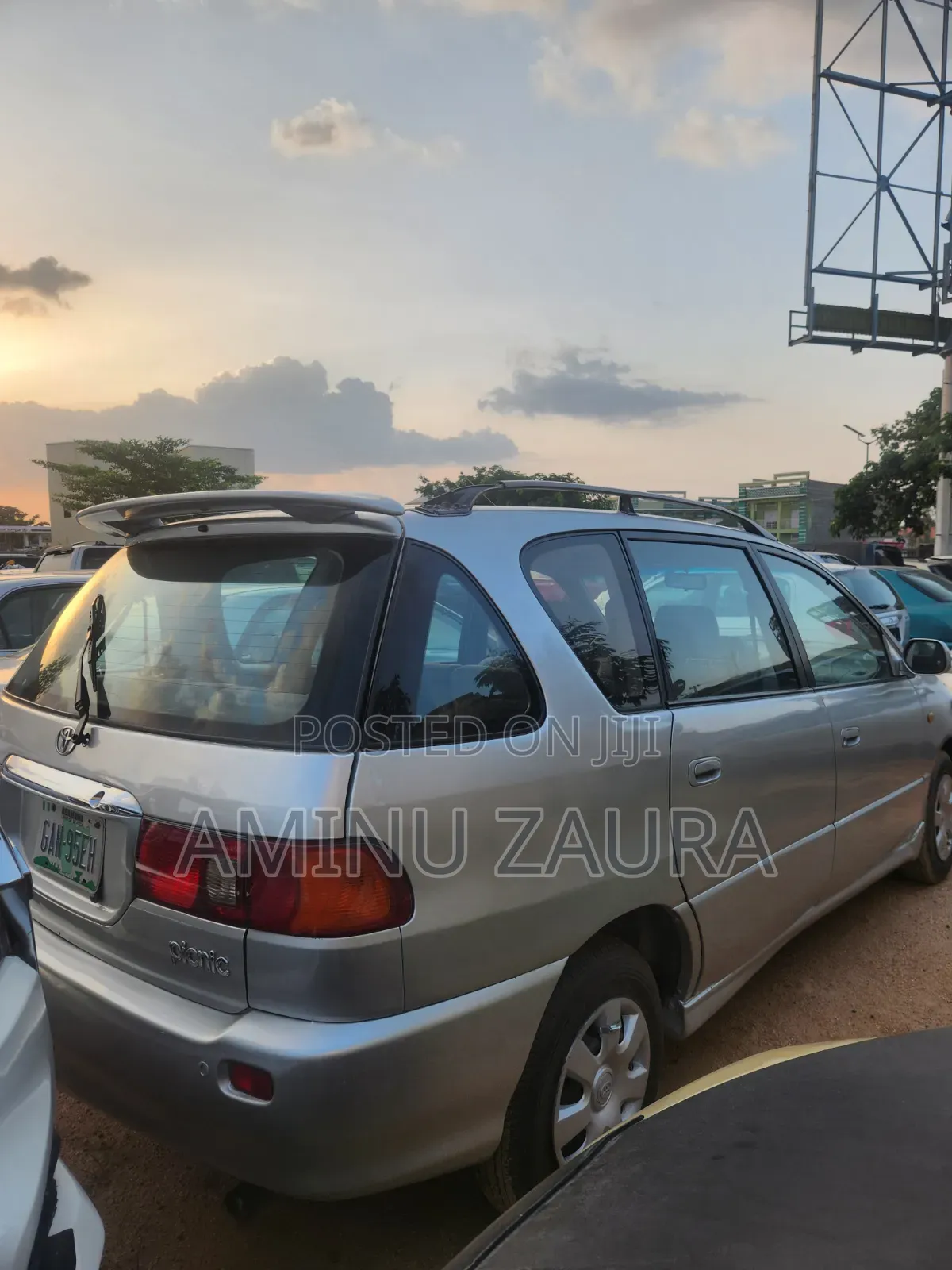 Toyota Picnic 2000 Silver