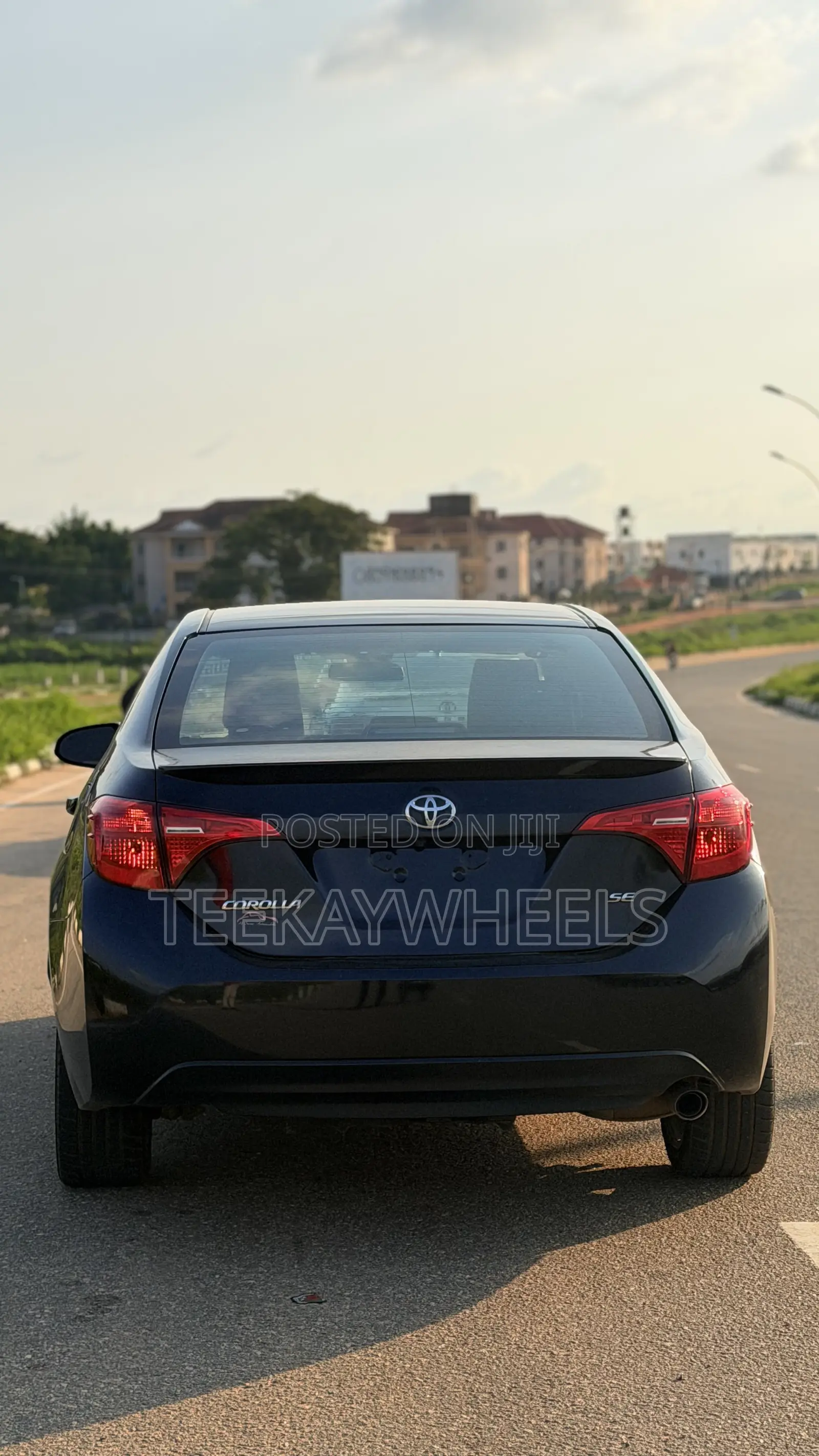 Toyota Corolla SE (1.8L 4cyl 2A) 2018 Black
