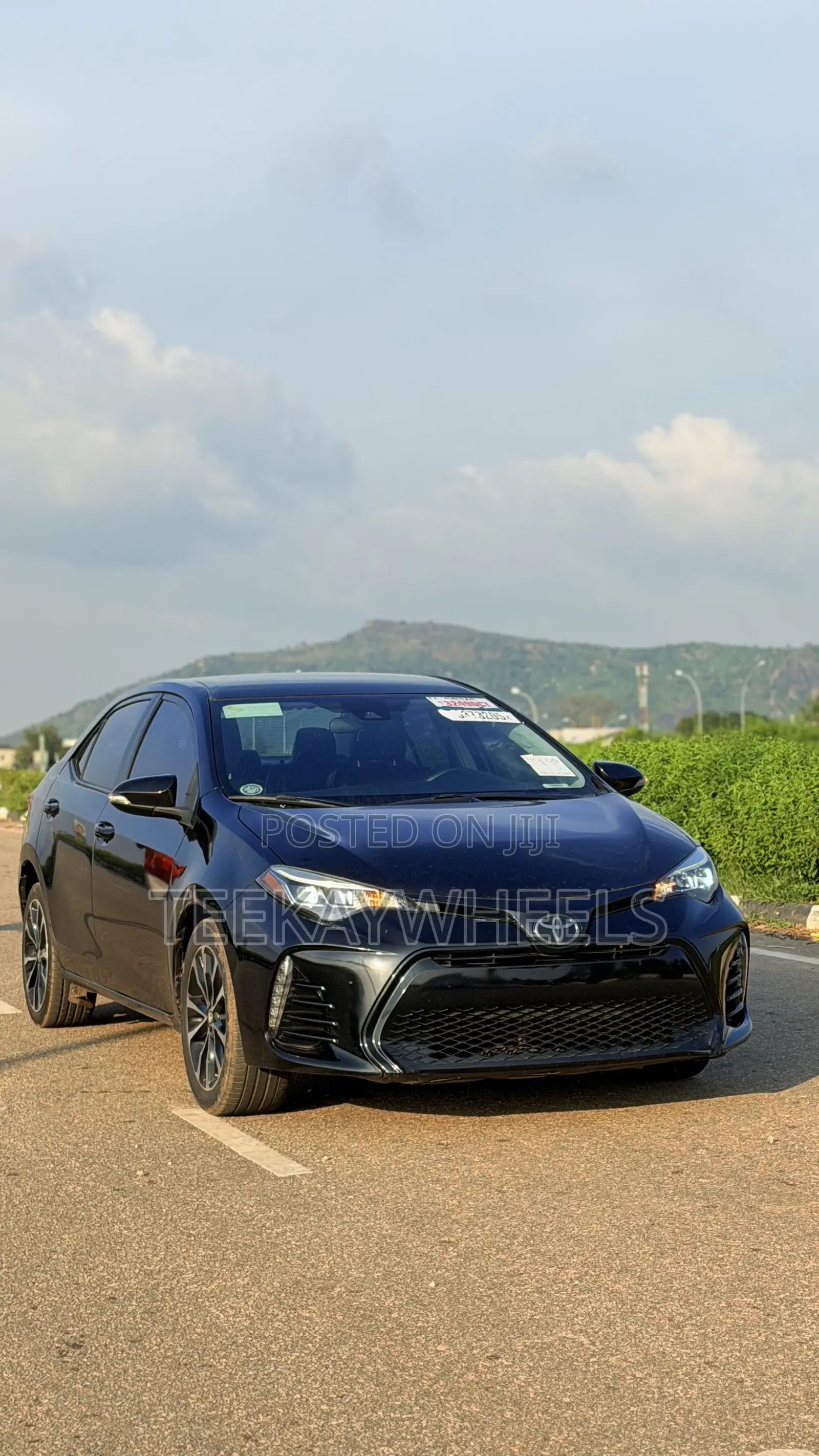 Toyota Corolla SE (1.8L 4cyl 2A) 2018 Black