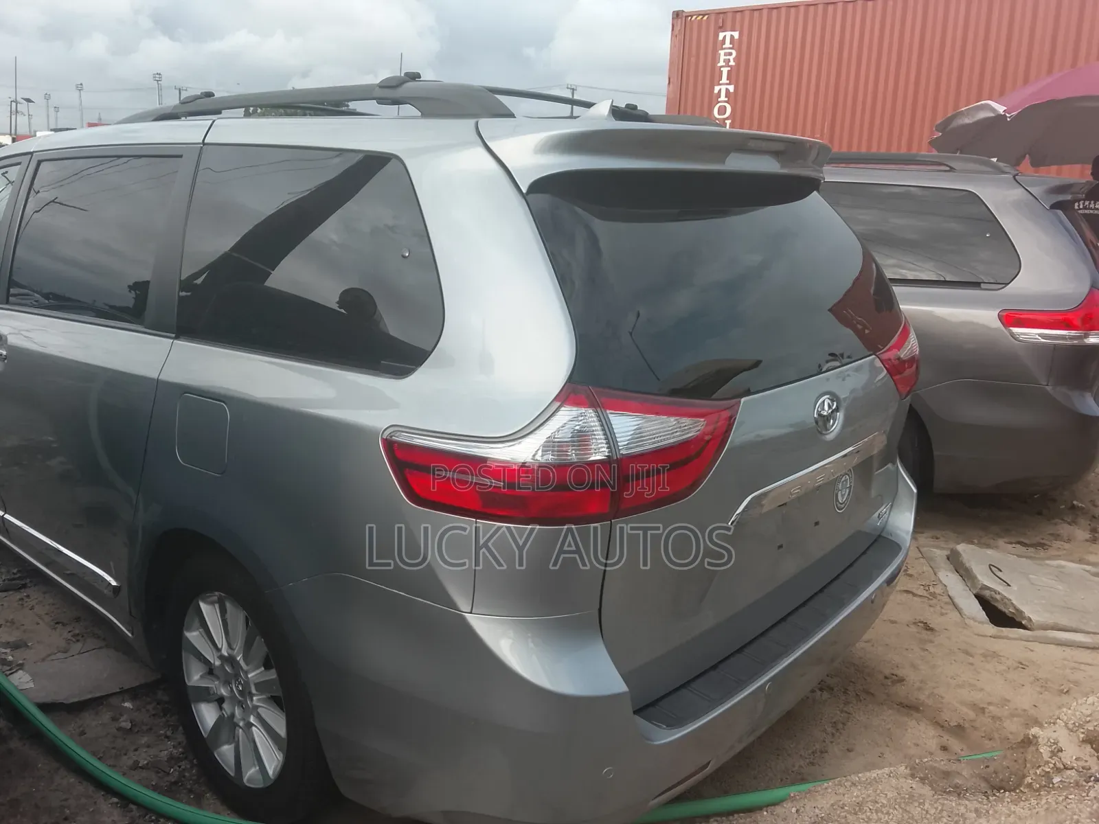 Toyota Sienna 2016 Silver