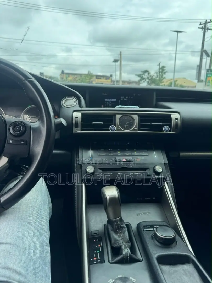 Lexus IS 250 2015 Gold