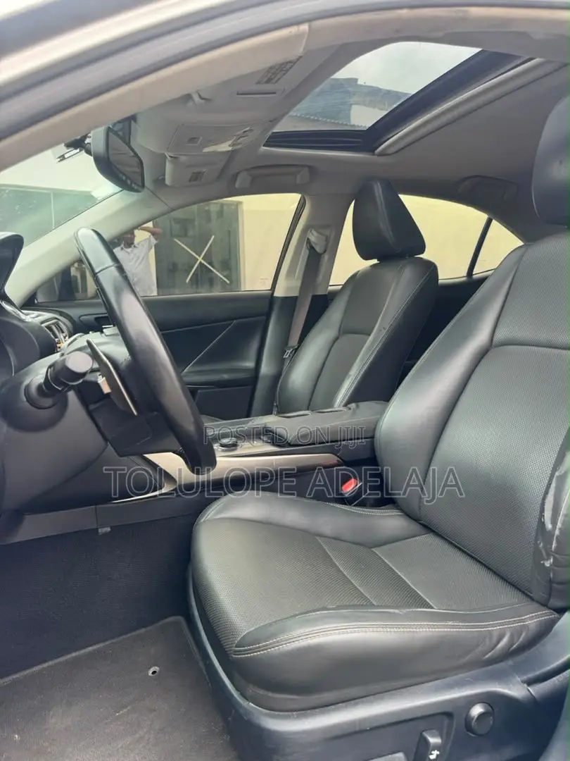 Lexus IS 250 2015 Gold