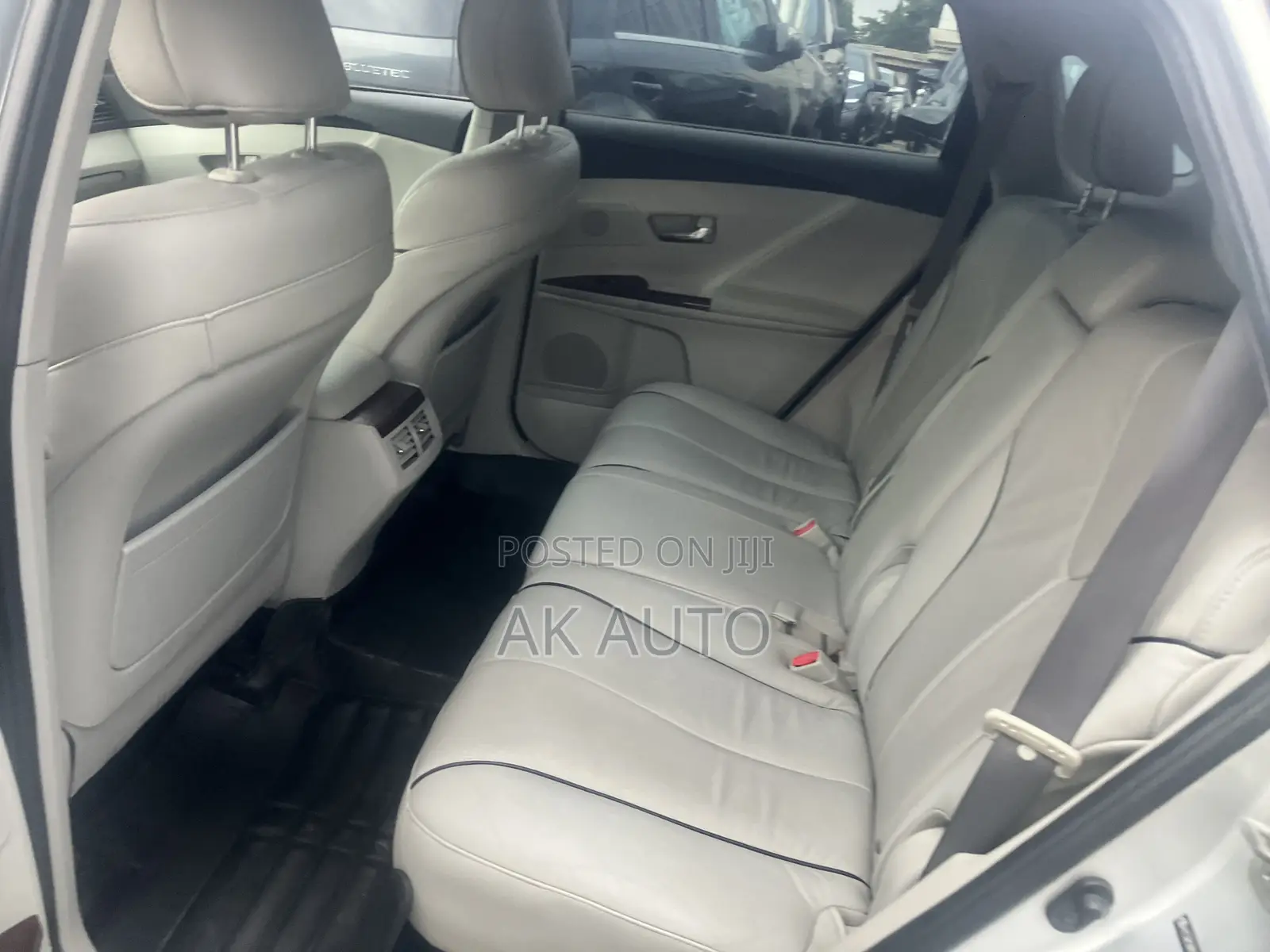 Toyota Venza 2010 Silver