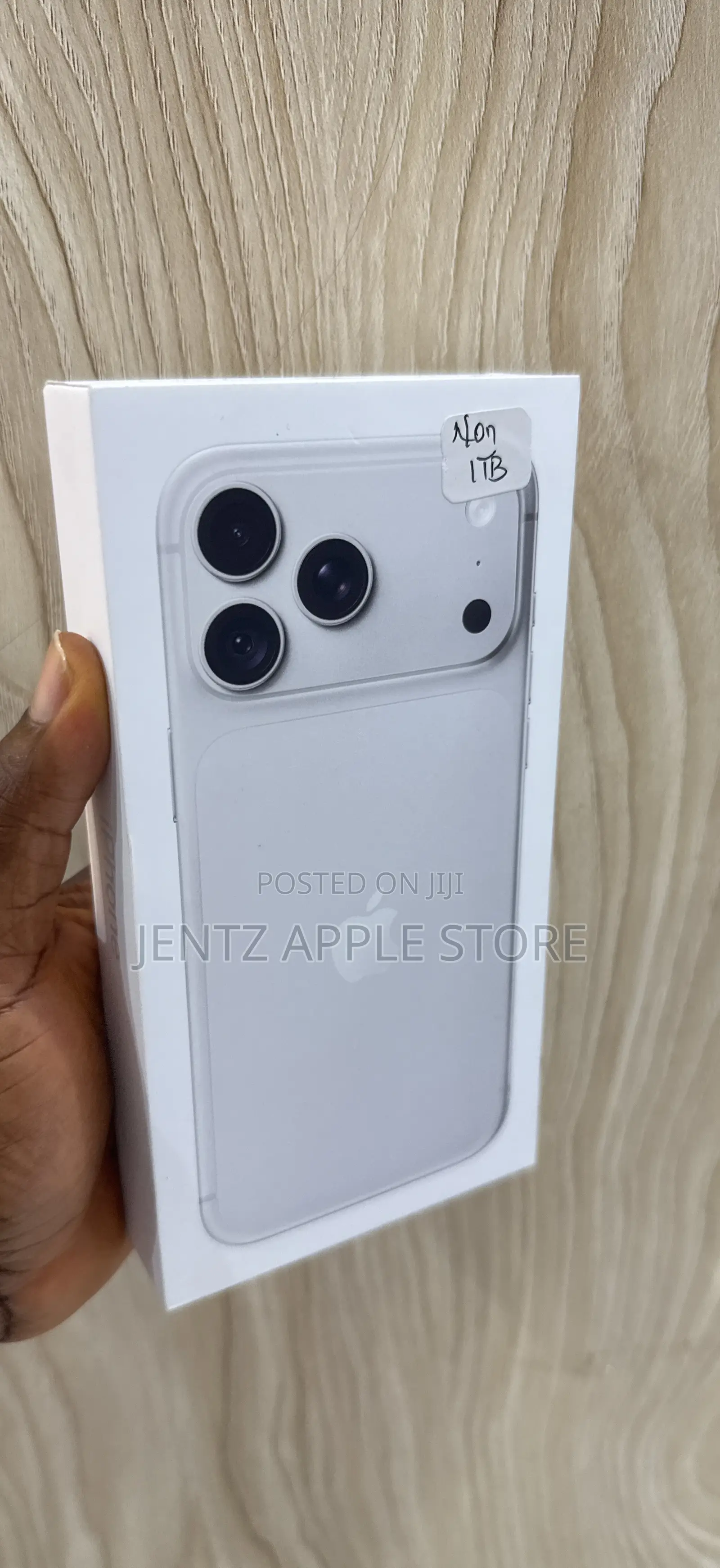 New Apple iPhone 18 Pro Max 1 TB Silver