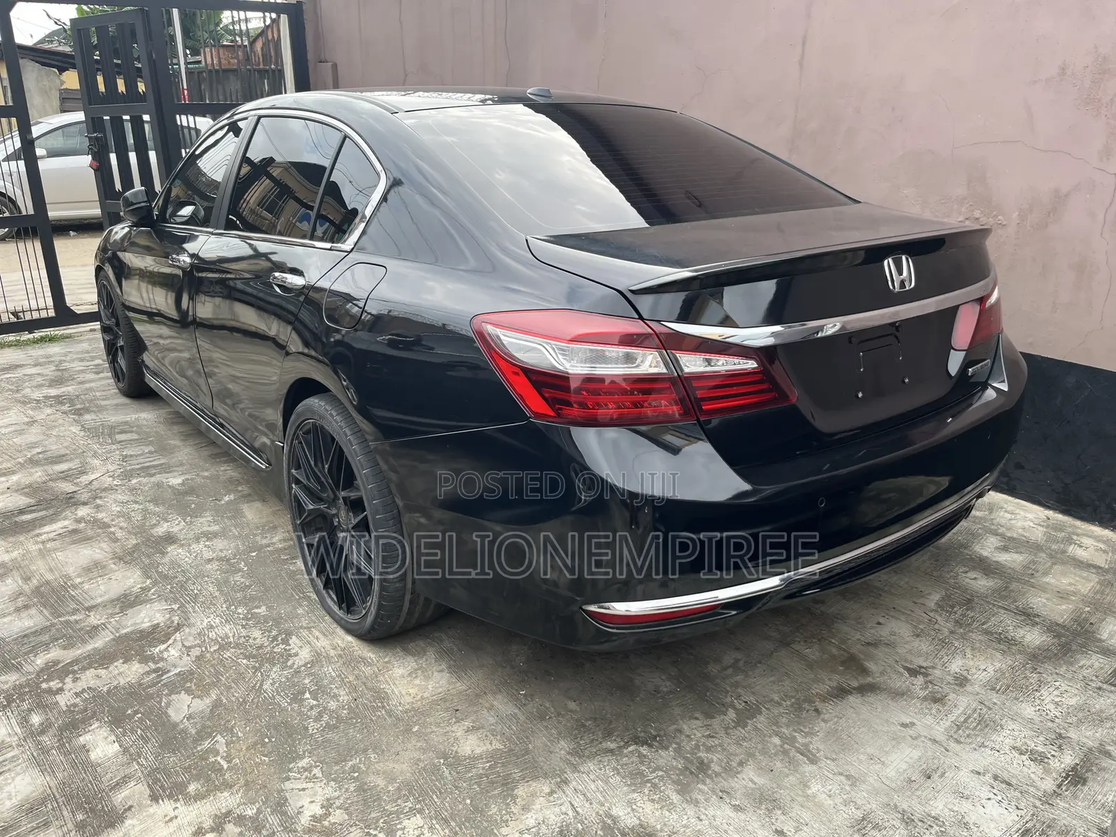 Honda Accord Touring 2dr Coupe FWD (3.5L 6cyl 6A) 2016 Black