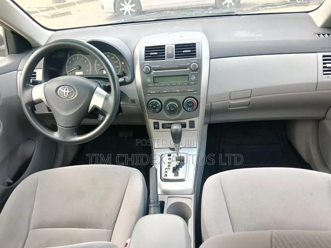 Toyota Corolla LE 4dr Sedan (1.8L 4cyl 4A) 2012 Gray