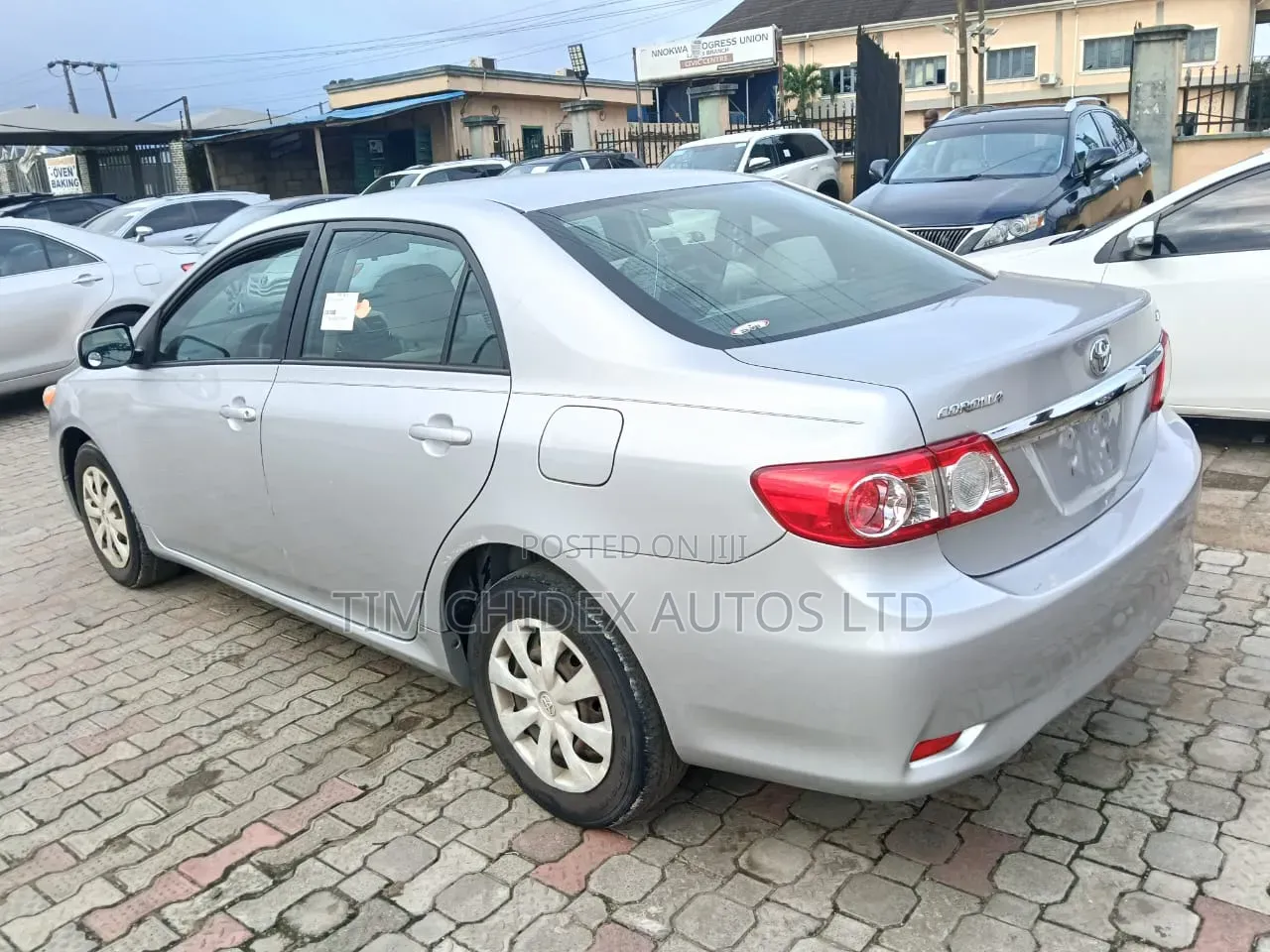 Toyota Corolla LE 4dr Sedan (1.8L 4cyl 4A) 2012 Gray