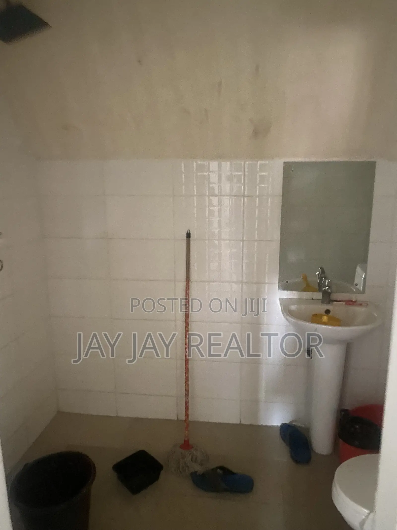 1bdrm Block of Flats in Jahi for rent