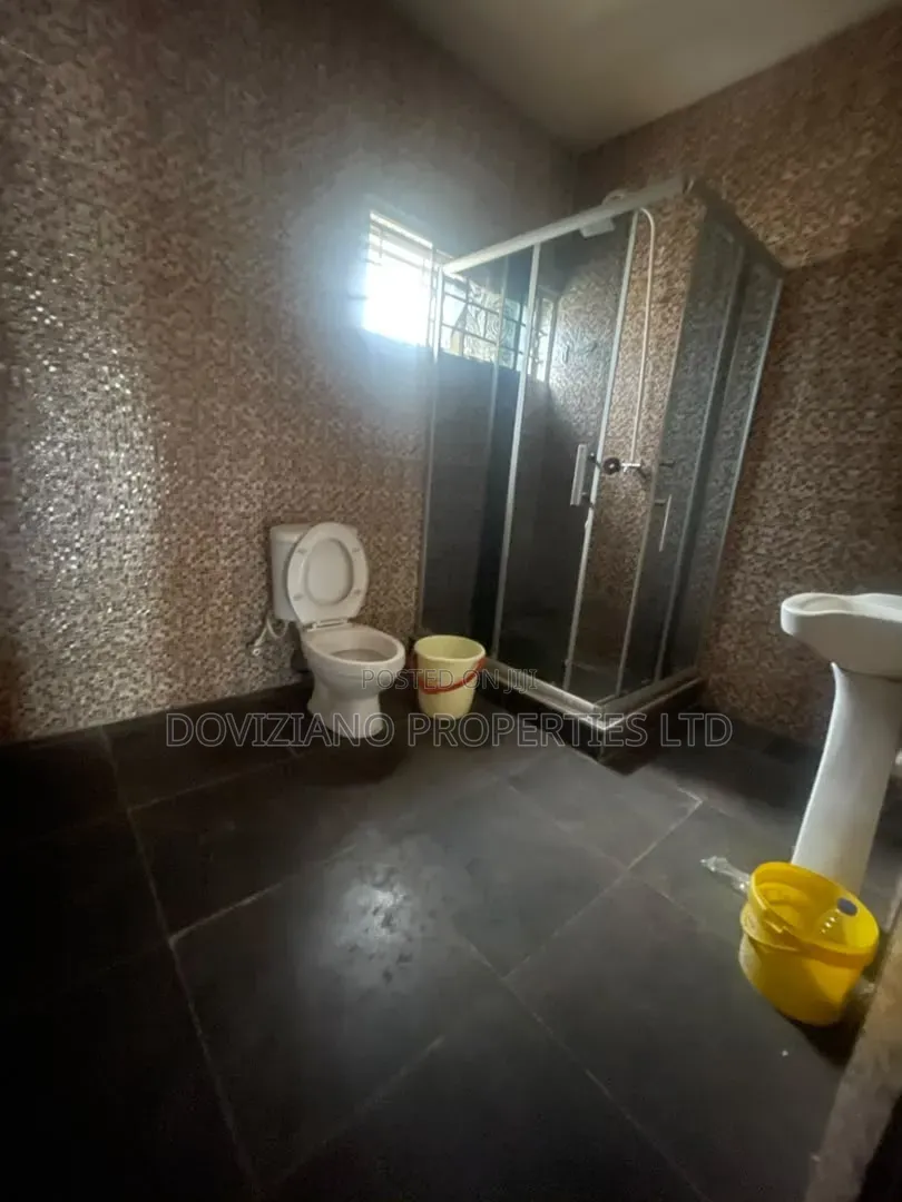 4bdrm Duplex in Alausa for rent