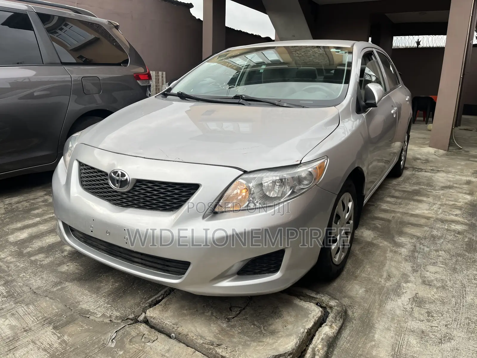 Toyota Corolla Base 4dr Sedan (1.8L 4cyl 5M) 2010 Silver