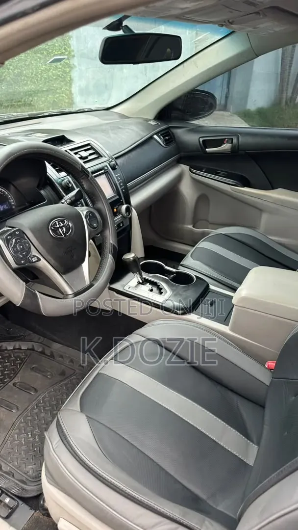 Toyota Camry SE 4dr Sedan (2.5L 4cyl 6A) 2013 Gray