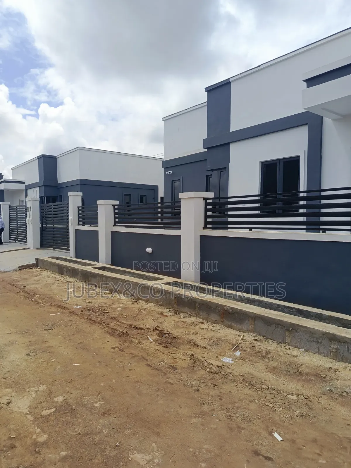 3bdrm Bungalow in Itele Sango Ota for sale