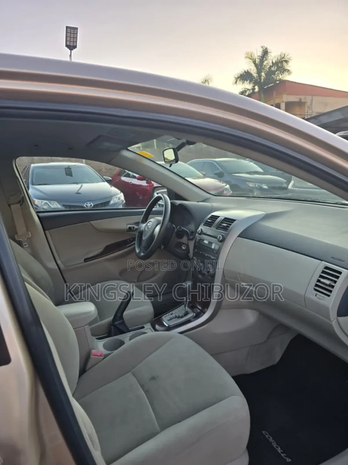 Toyota Corolla 2011 Gold