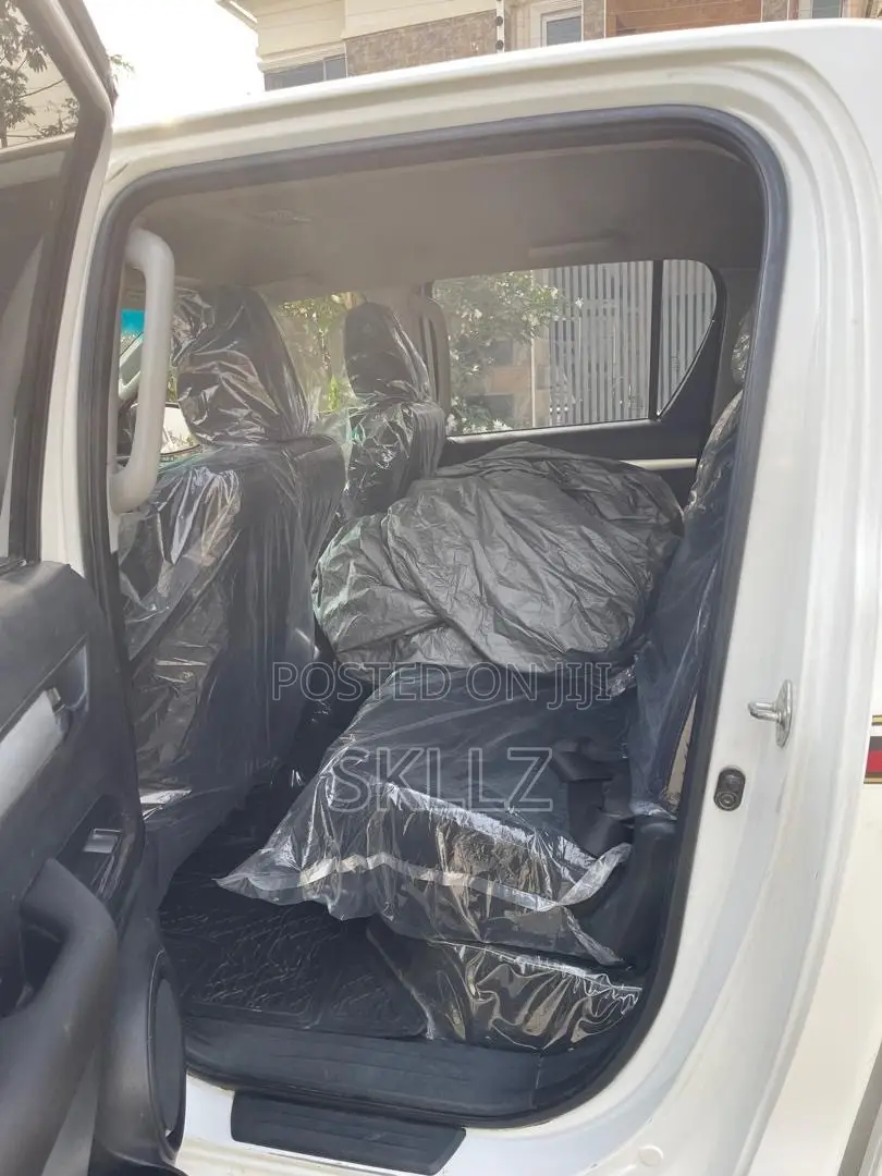 Toyota Hilux 2020 White