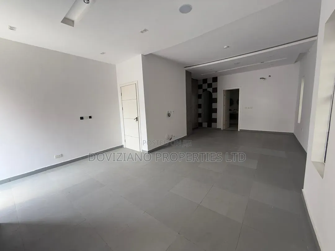 5bdrm Duplex in Lekki Phase 1 for rent