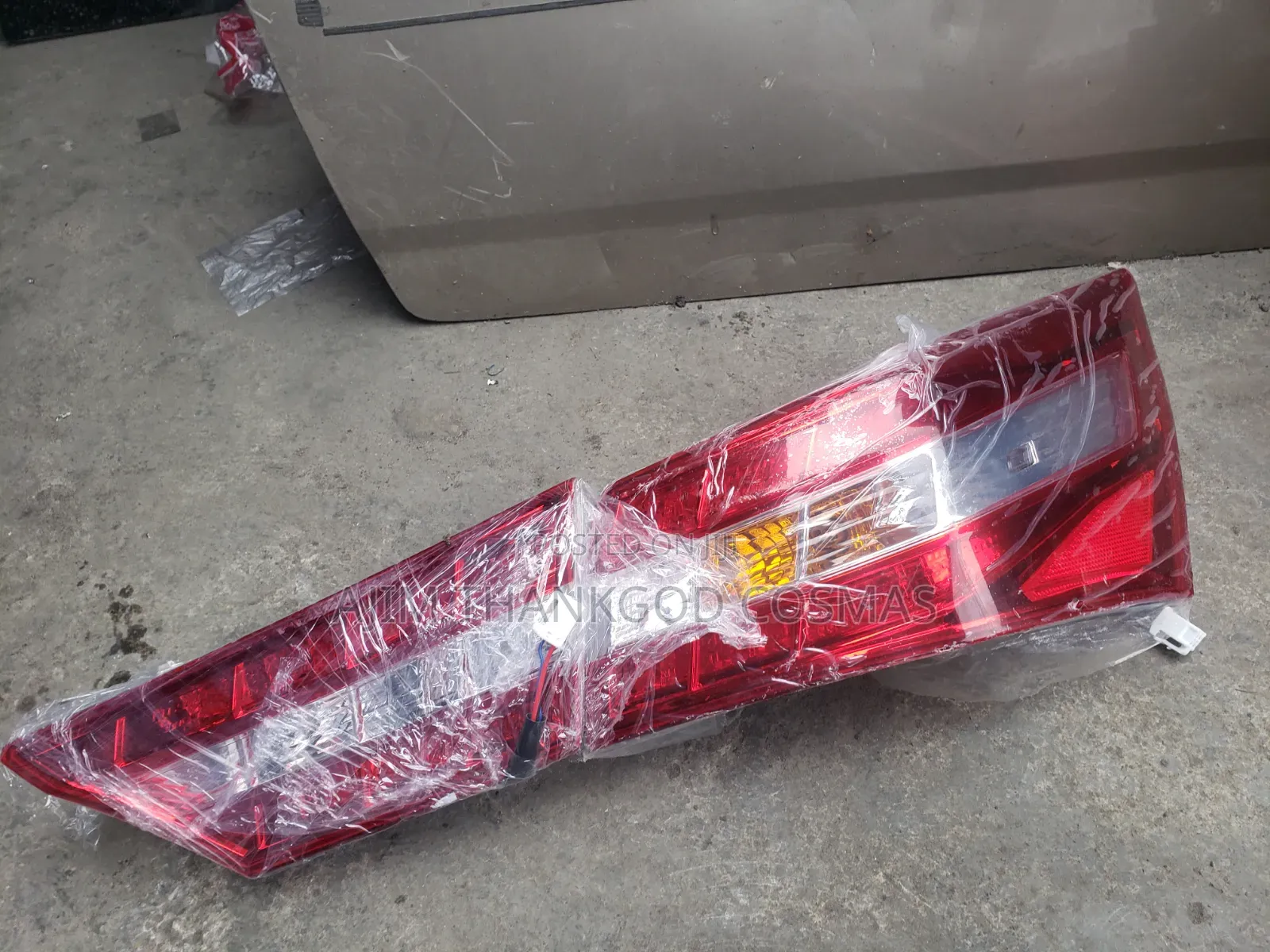 Boot and Rear Light Toyota Avalon 2015 Model