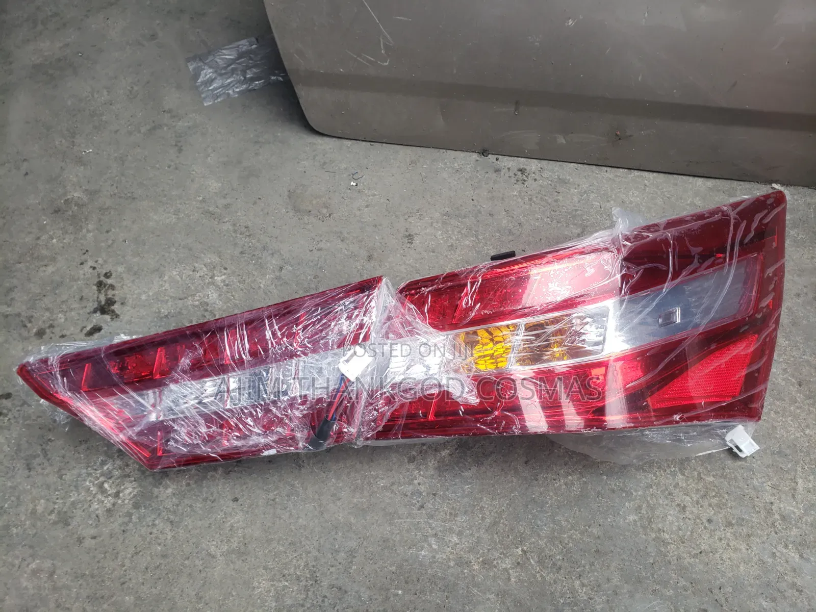 Boot and Rear Light Toyota Avalon 2015 Model