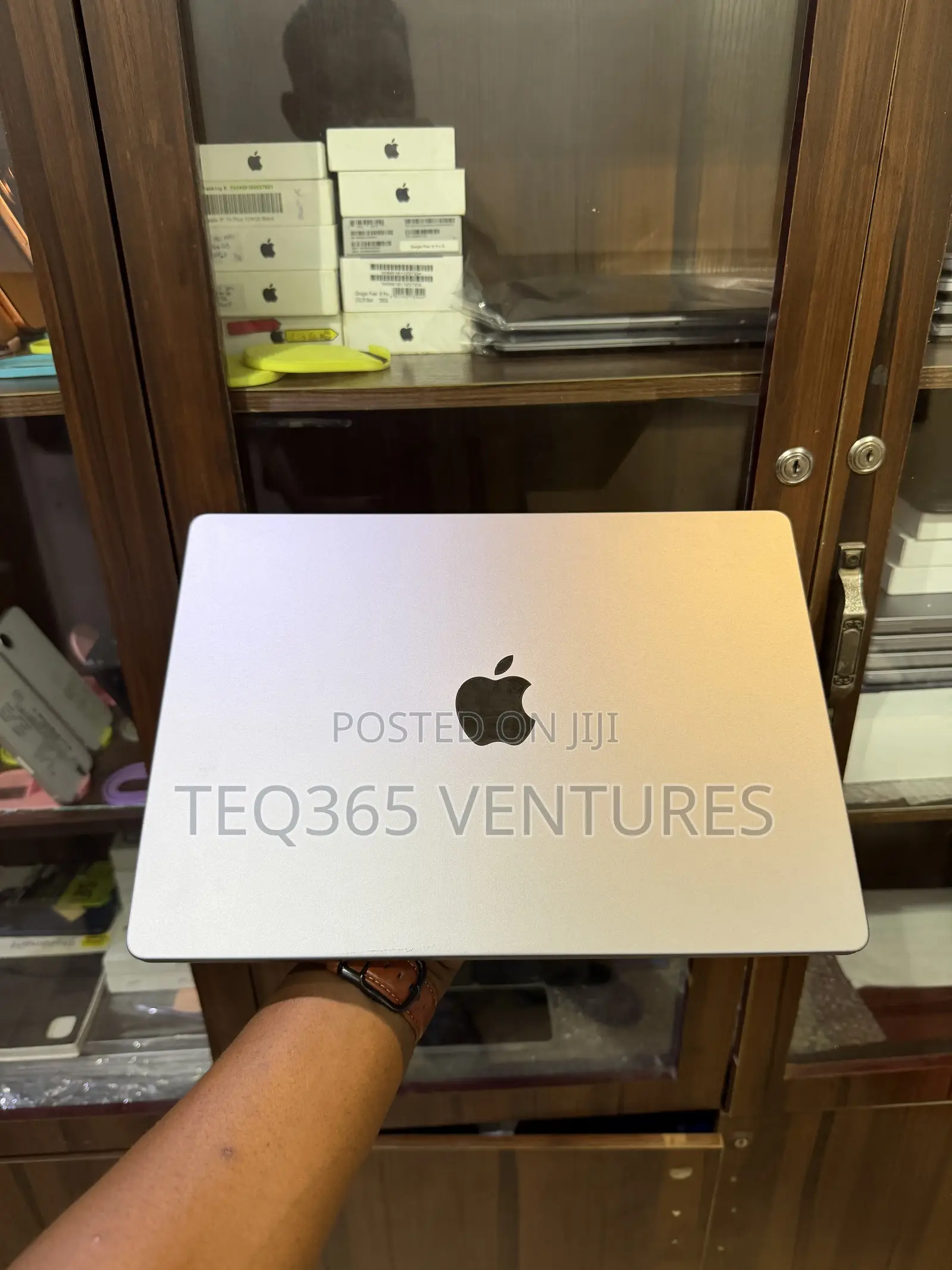 Laptop Apple MacBook Pro 2023 M2 Pro 16GB Apple M2 SSD 1T