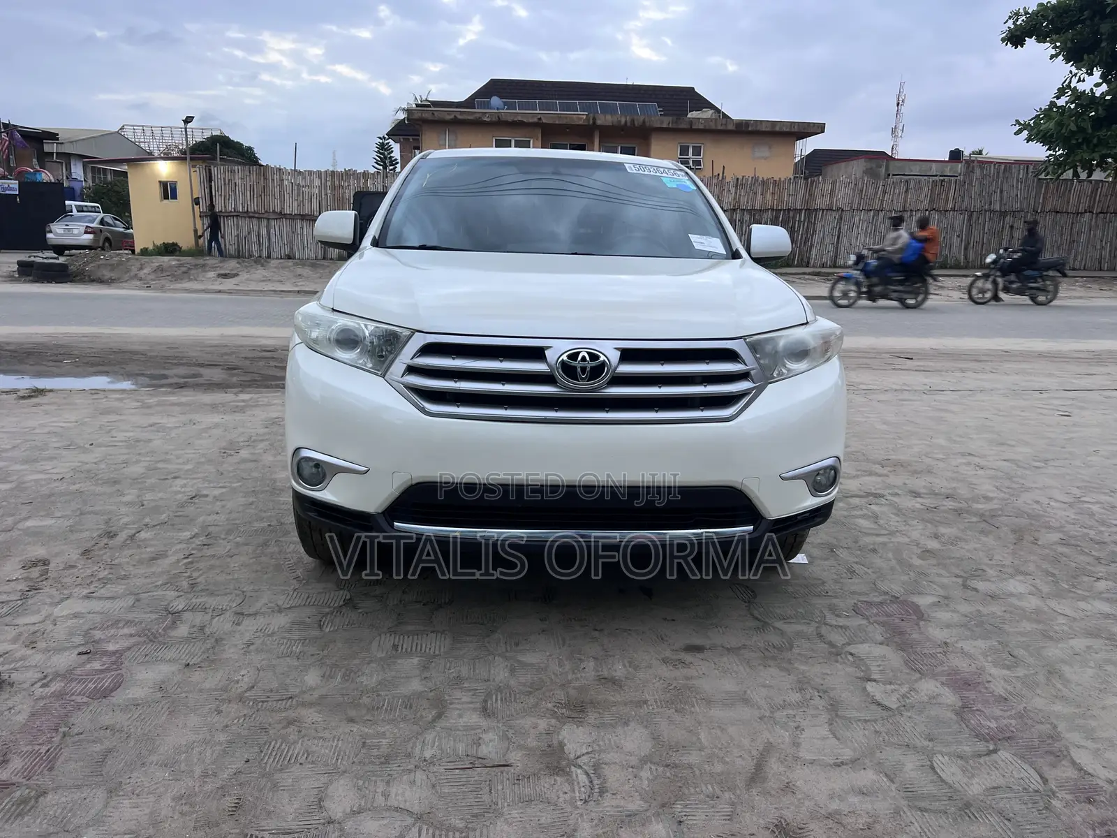 Toyota Highlander 2.7L 2WD 2013 Off white