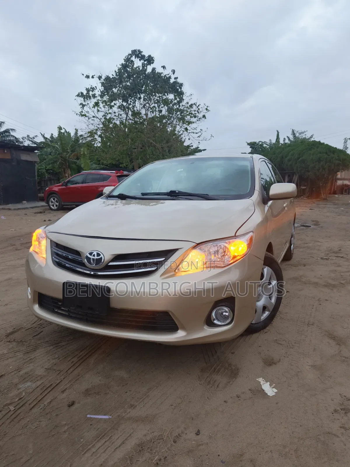 Toyota Corolla LE 4dr Sedan (1.8L 4cyl 4A) 2012 Gold