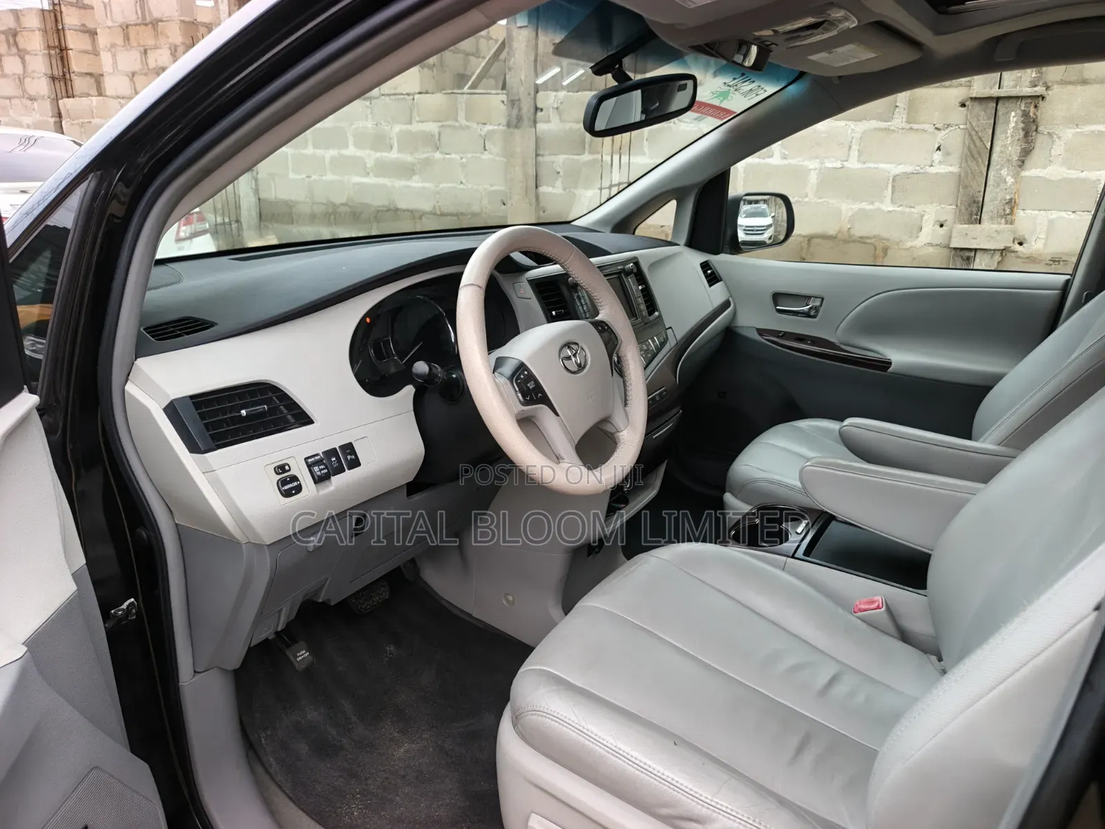 Toyota Sienna XLE 8 Passenger 2011 Black