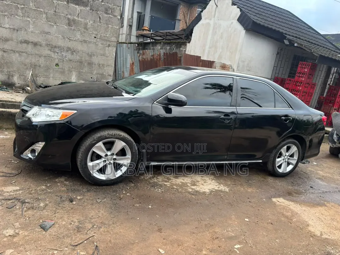 Toyota Camry LE 4dr Sedan (2.5L 4cyl 6A) 2013 Black